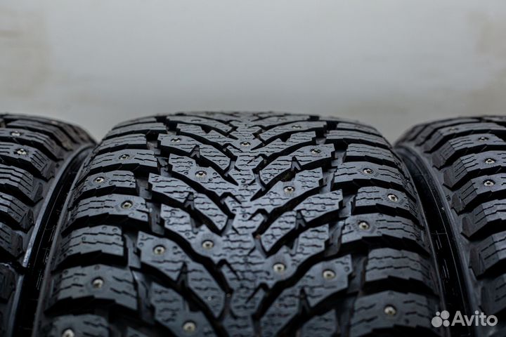 Nokian Tyres Hakkapeliitta 9 235/45 R18 98T