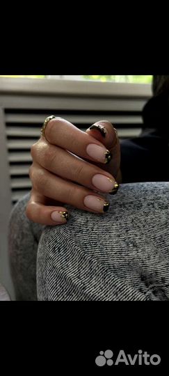 Модель на маникюр