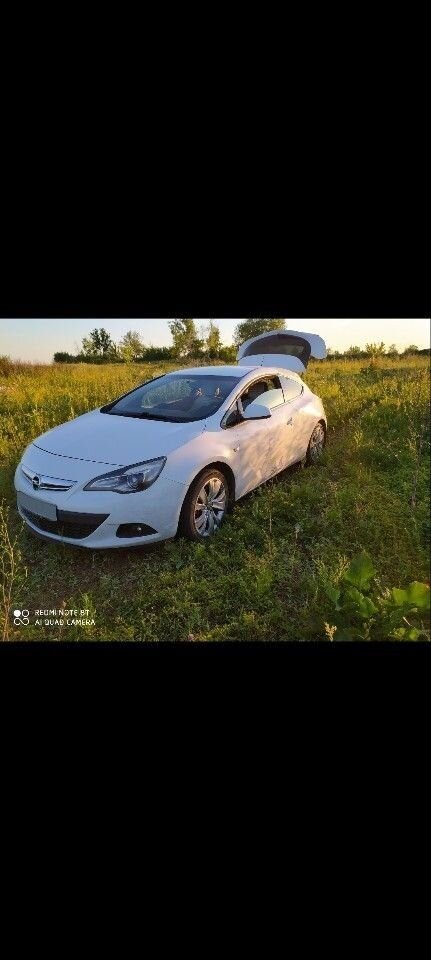 Opel Astra GTC: фото владельца