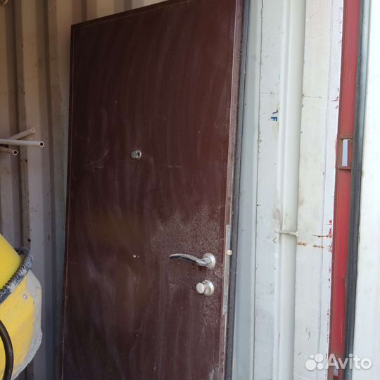 Металлическая дверь бу