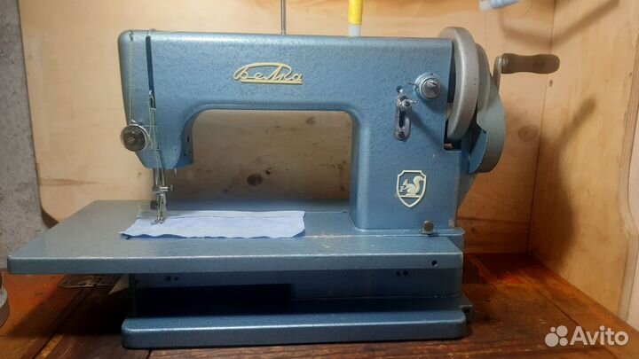 Ручная швейная машина белка