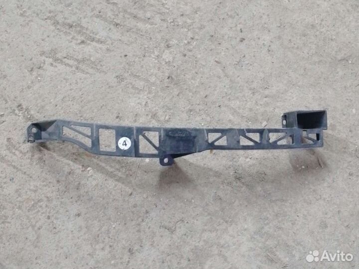 Mazda 3 BK бк, Кронштейн фары правой