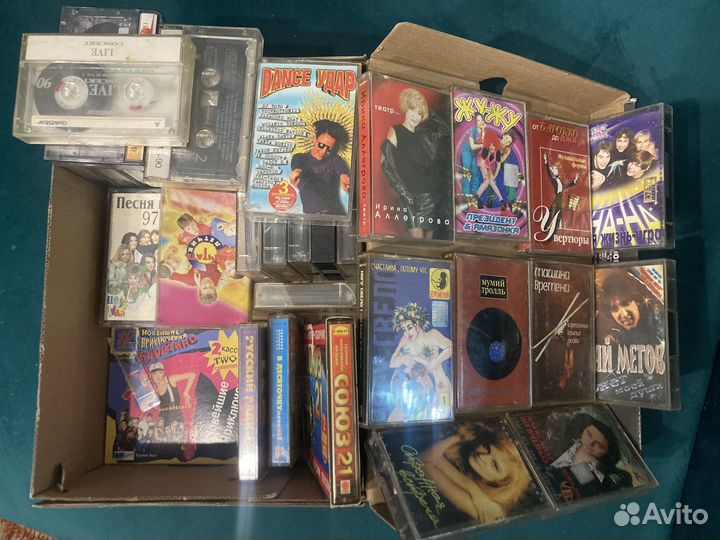 42 аудиокассеты