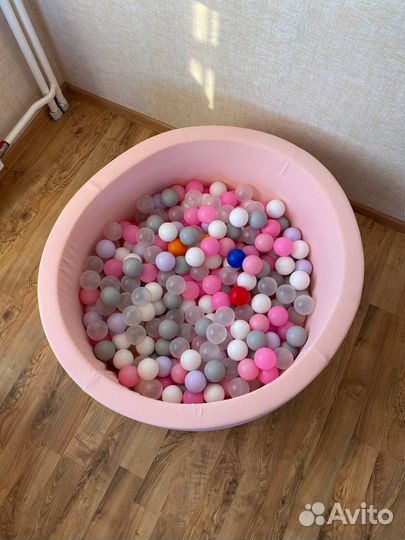 Бассейн с шариками