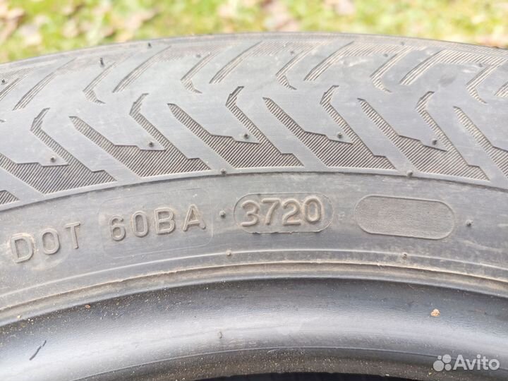 Nokian Tyres Hakkapeliitta 8 215/55 R16