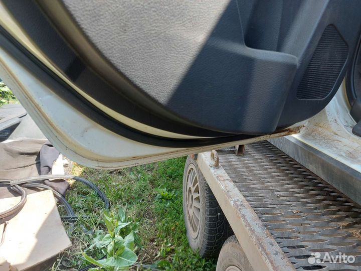 Дверь задняя левая Lifan х50