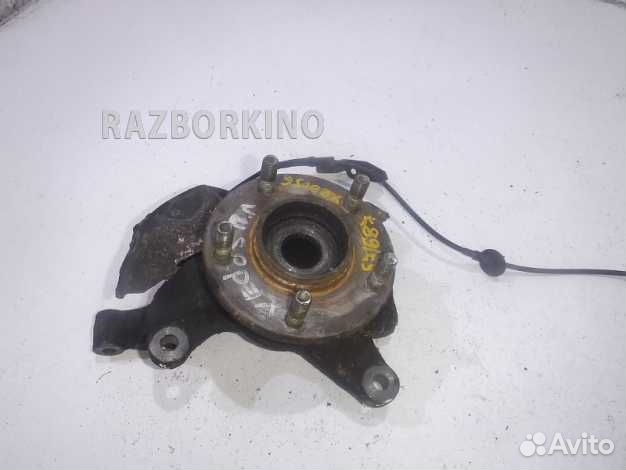 Кулак передний левый C00133031