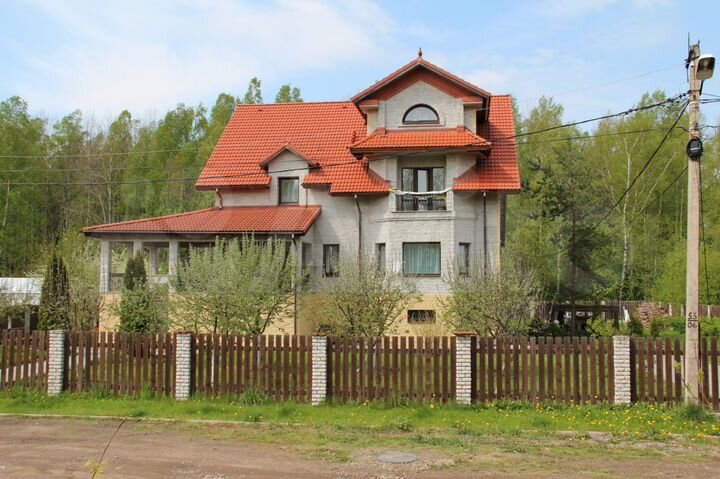 Коттедж 316 м² на участке 16 сот.