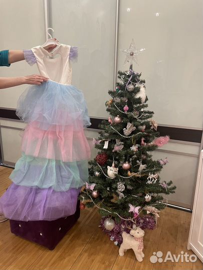 Платье для девочки со шлейфом 140-146