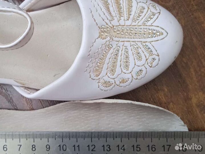 Туфли нарядные для девочки (р.28),чешки р.16,5см;