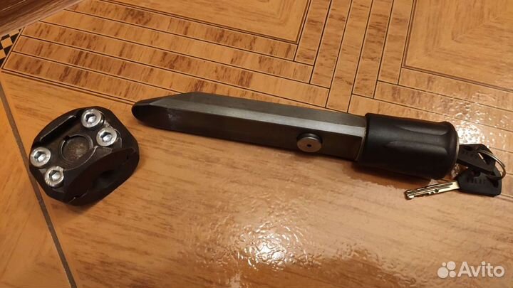 Блокиратор на рулевой вал