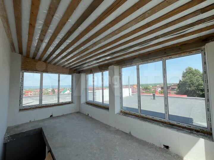 4-к. квартира, 98 м², 4/4 эт.