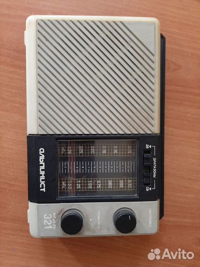 Радиоприемник, магнитофон, усилитель, светомузыка