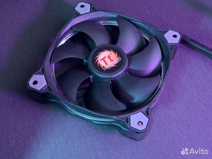 Вентилятор Thermaltake Riing 12 RGB Fan