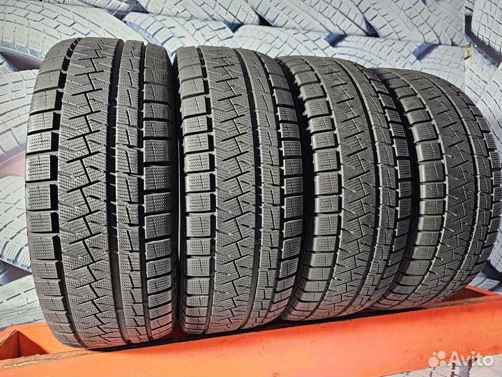 Pirelli Ice Asimmetrico 215/60 R16