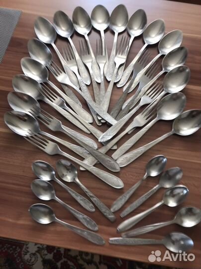 Ложки вилки чайные ложки ножи