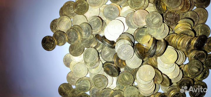 Юбилейные 10 рублёвые монеты 342 штуки