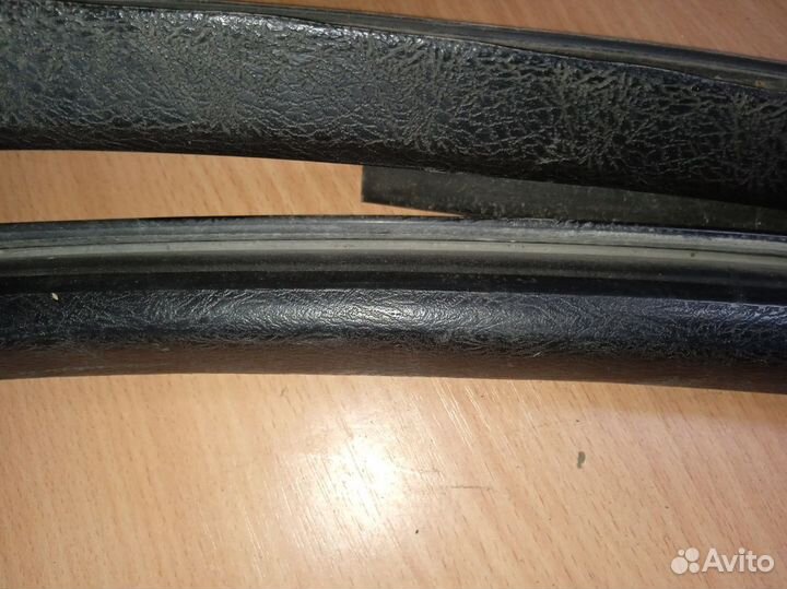 Nissan Almera (N16) II уплотнитель стекла двери