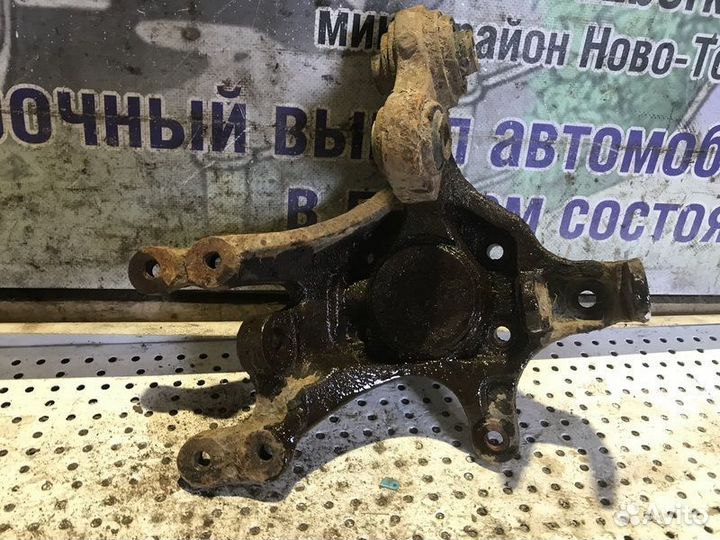 Кулак задний левый Kia Ceed