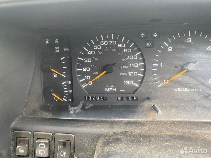 Подлокотник Nissan Patrol Y60