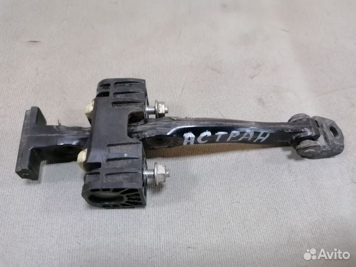 Ограничитель двери Opel Astra H 2004-2015