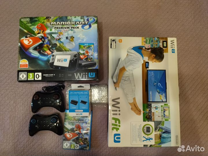 Nintendo Wii U + Wii Fit U Balance Board