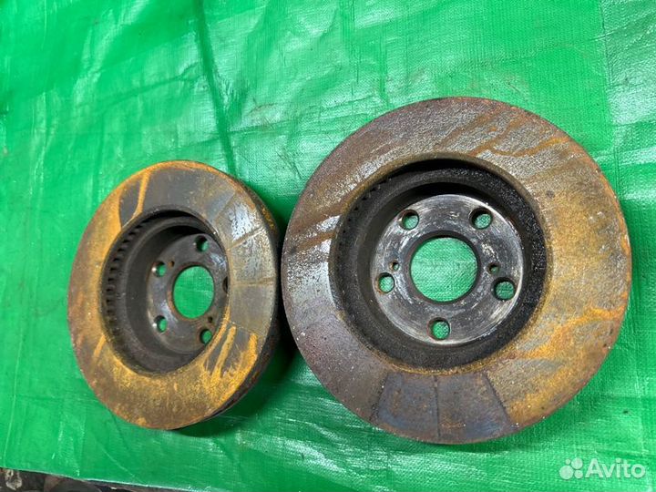 Тормозной диск передний Toyota Prius ZVW30 2arfxe