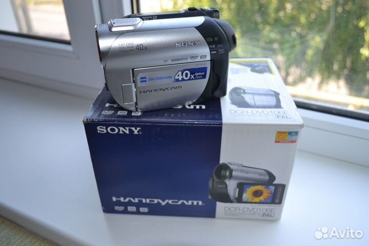 Видеокамера Sony handycam DCR-DVD106E