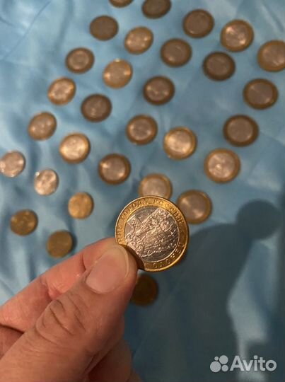 Юбилейные монеты