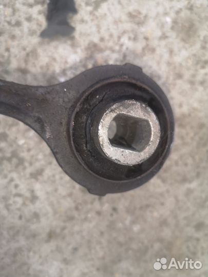 Ступица Chrysler 300 LX (Переднее Левое)