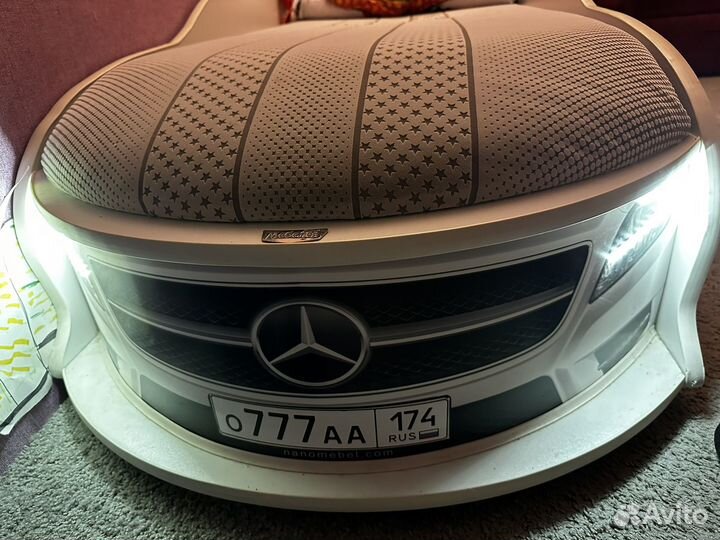 Детская кровать машинка с матрасом б/у