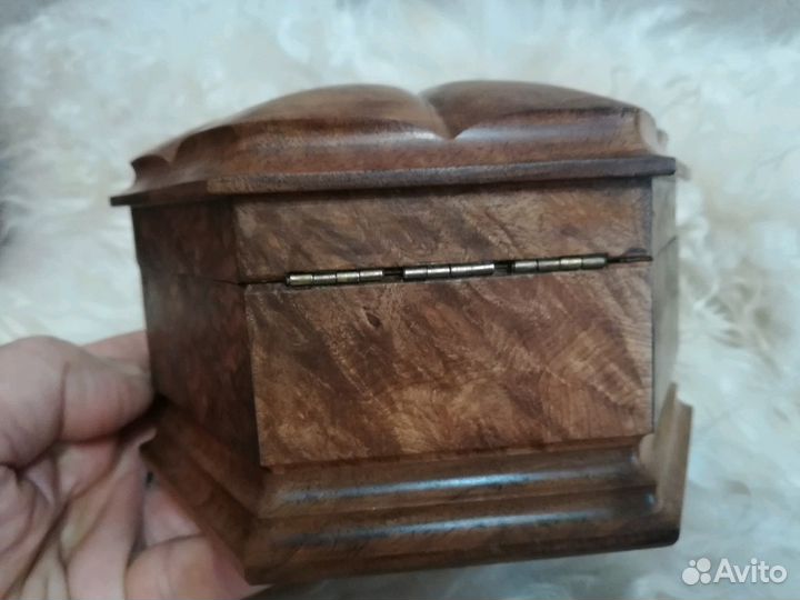 Шкатулка из капа ореха