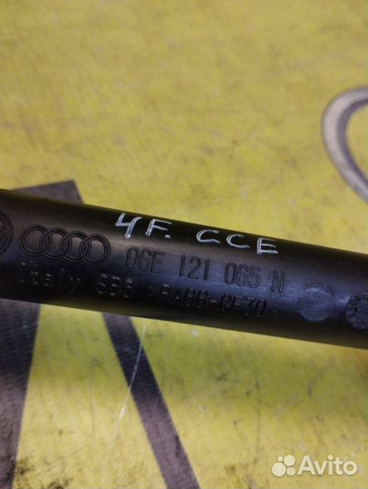 Патрубок системы охлаждения Audi A6 универсал 2.8