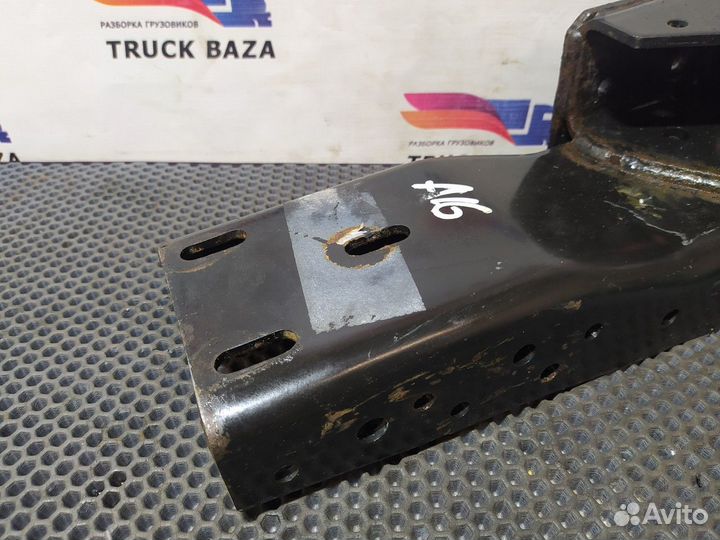 9305201433 Кронштейн подножки левый