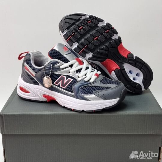 Женские кроссовки new balance 530