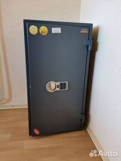 Огневзломостойкий сейф valberg гарант 95 T EL б/у