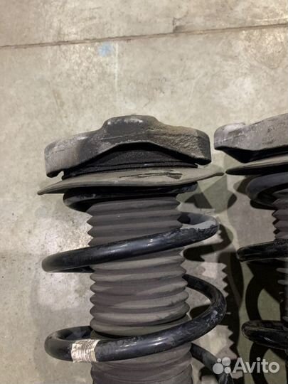 Стойки передние с пружинами передние Mercedes-Benz