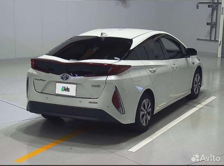 Toyota Prius PHV 1.8 CVT, 2017, 100 000 км