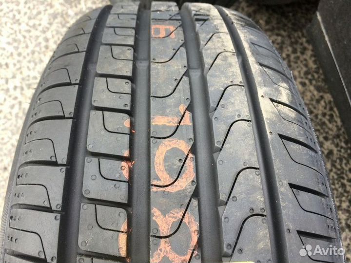 Pirelli Cinturato P7 235/45 R18 98Y