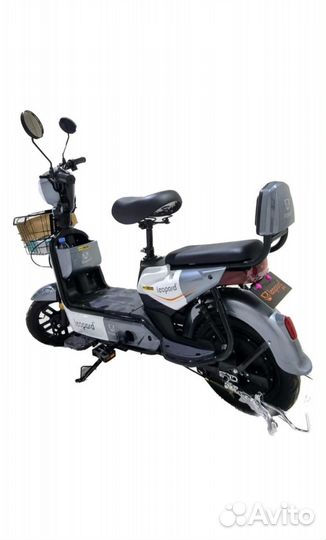 Электросамокат LEO 627882 серый