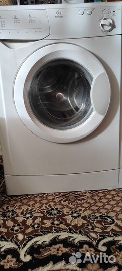 Продам стиральную машину индезит wi81