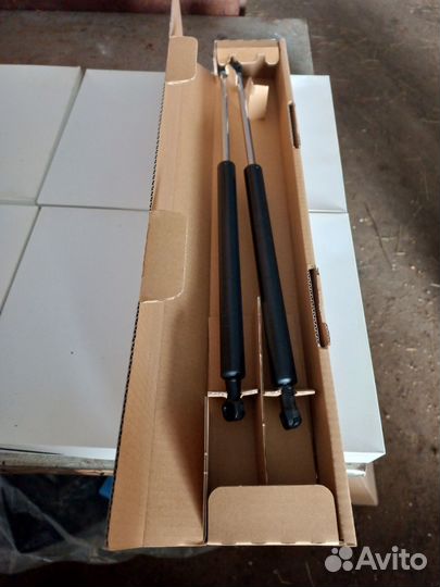 Mazda 6 GH Амортизаторы крышки багажника