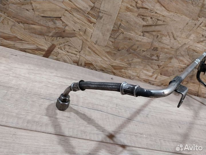 Трубка подачи масла на турбину Volkswagen Passat