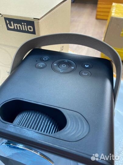 Проектор umiio
