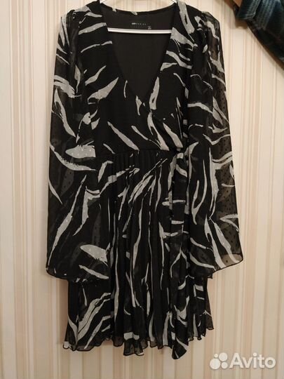 Платье женское ASOS 42