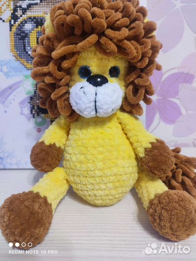 Лев ручной работы