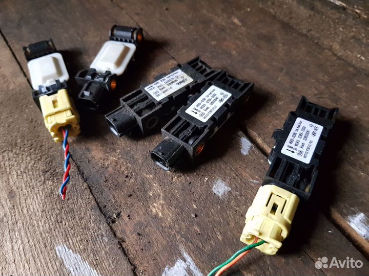 Датчик Airbag Kia sportage 2 до 2010г