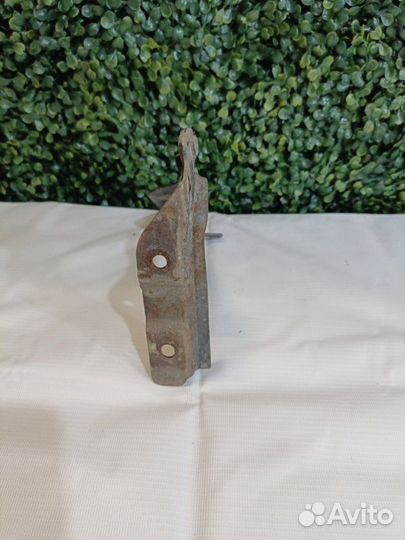 Петля капота правая Chery Bonus A13 1 седан