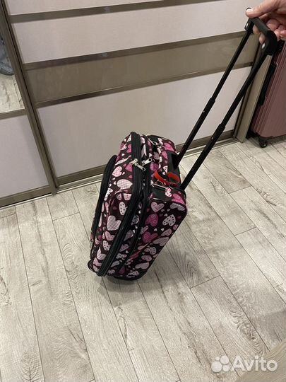 Чемодан на колесах