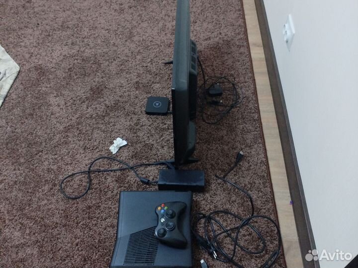 Телевизор б/у и xbox 360 S console